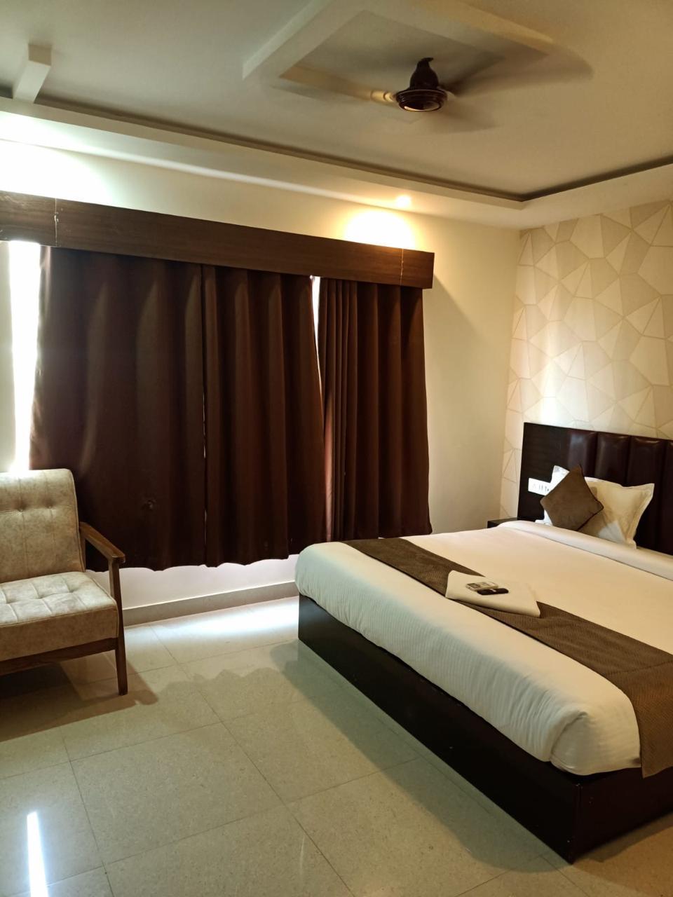 Travel Luxury on a Budget